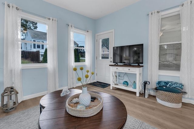 44 Marshall Ave, Cumberland, RI 02864