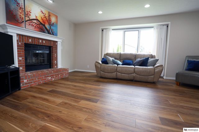 2104 John Street, Papillion, NE 68133