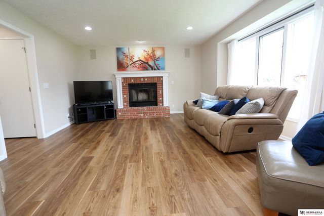 2104 John Street, Papillion, NE 68133