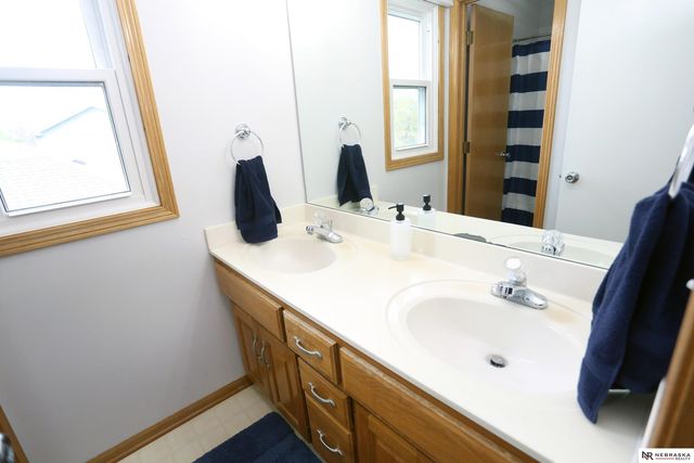 2104 John Street, Papillion, NE 68133