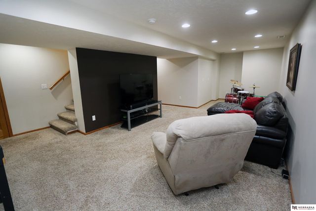 2104 John Street, Papillion, NE 68133