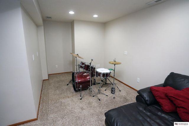 2104 John Street, Papillion, NE 68133