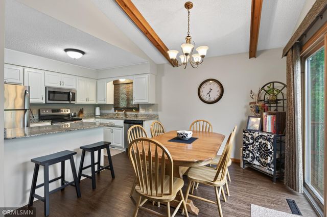 266 Hallam Curve, Mahtomedi, MN 55115