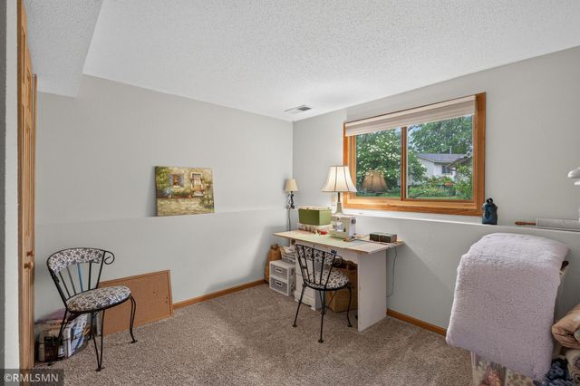 266 Hallam Curve, Mahtomedi, MN 55115