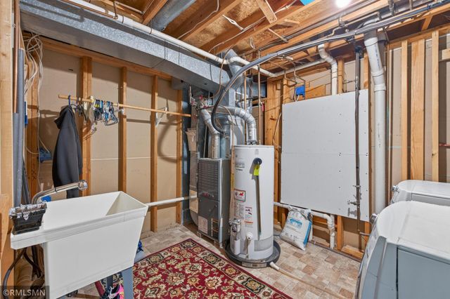 266 Hallam Curve, Mahtomedi, MN 55115