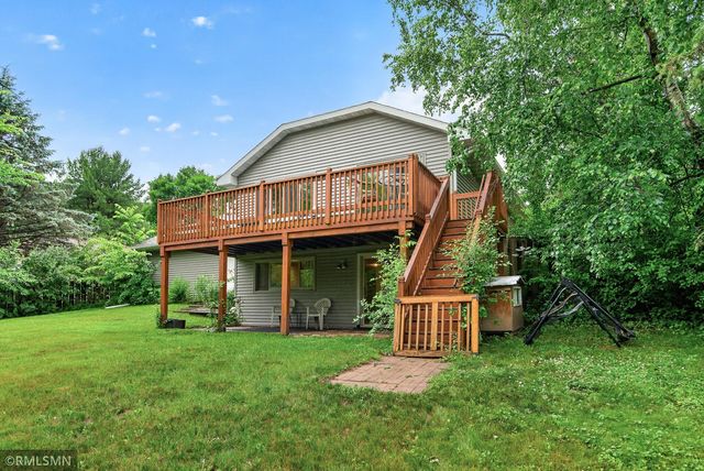 266 Hallam Curve, Mahtomedi, MN 55115