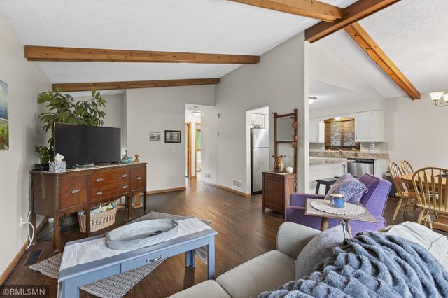266 Hallam Curve, Mahtomedi, MN 55115