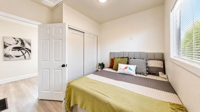 253 West Ave, Oakdale, CA 95361