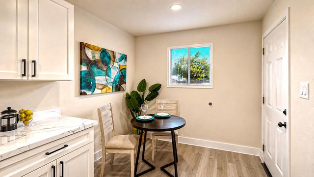 253 West Ave, Oakdale, CA 95361