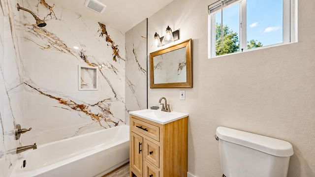 253 West Ave, Oakdale, CA 95361