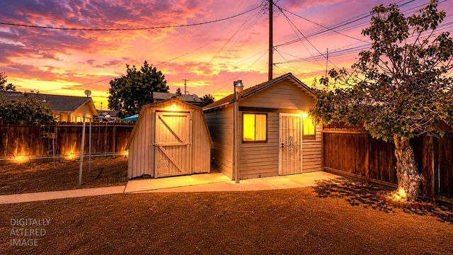253 West Ave, Oakdale, CA 95361