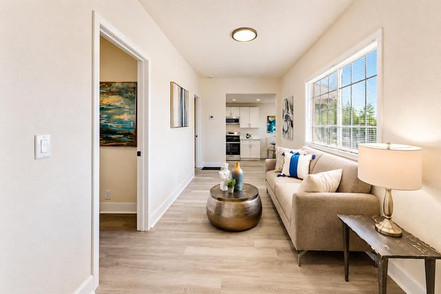 253 West Ave, Oakdale, CA 95361