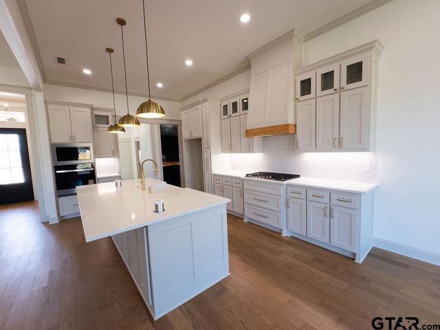 8532 Freestone Drive, Bullard, TX 75757