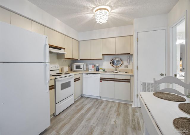 920 W Lagoon Ave A118, Gulf Shores, AL 36542