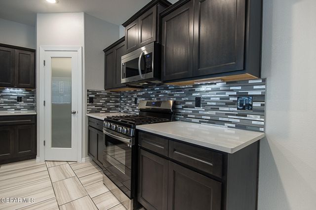 2621 MIKE PRICE Drive, El Paso, TX 79938