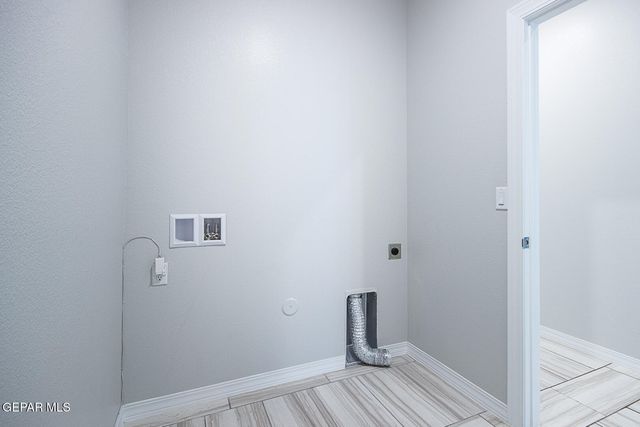 2621 MIKE PRICE Drive, El Paso, TX 79938