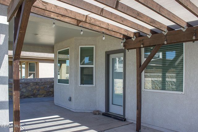 2621 MIKE PRICE Drive, El Paso, TX 79938