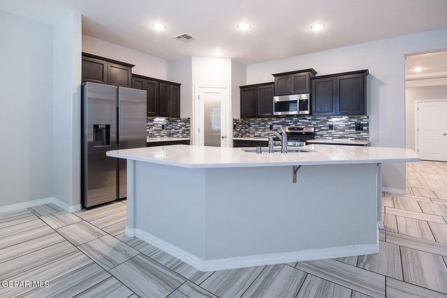 2621 MIKE PRICE Drive, El Paso, TX 79938