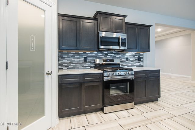 2621 MIKE PRICE Drive, El Paso, TX 79938