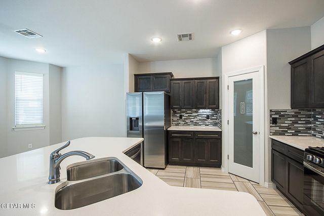 2621 MIKE PRICE Drive, El Paso, TX 79938