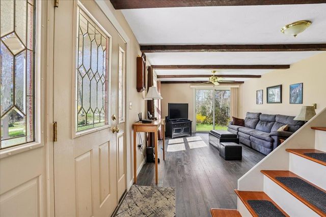 326 Lockes Hill Road, Epsom, NH 03234