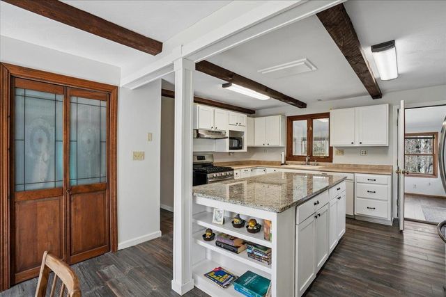 326 Lockes Hill Road, Epsom, NH 03234