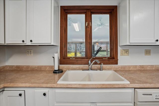 326 Lockes Hill Road, Epsom, NH 03234