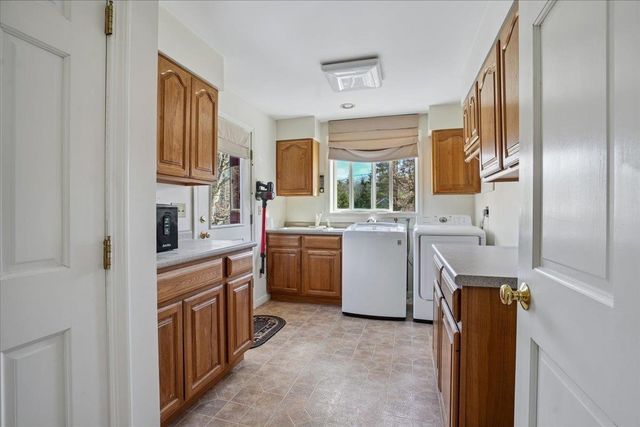 326 Lockes Hill Road, Epsom, NH 03234