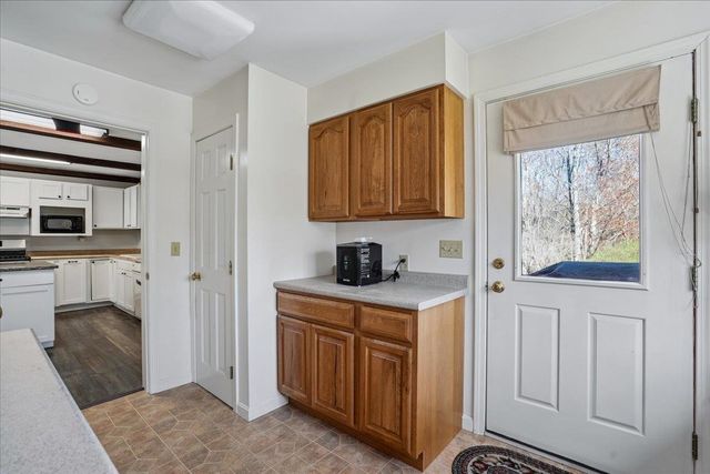 326 Lockes Hill Road, Epsom, NH 03234