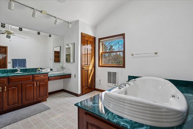 326 Lockes Hill Road, Epsom, NH 03234