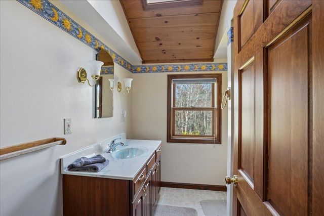 326 Lockes Hill Road, Epsom, NH 03234