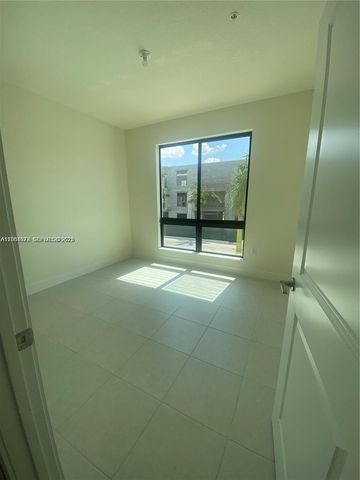 8201 NW 41st St D-202, Doral, FL 33166