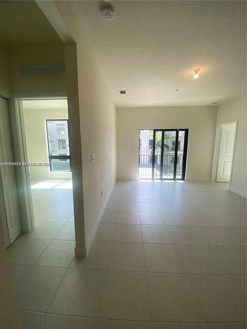 8201 NW 41st St D-202, Doral, FL 33166