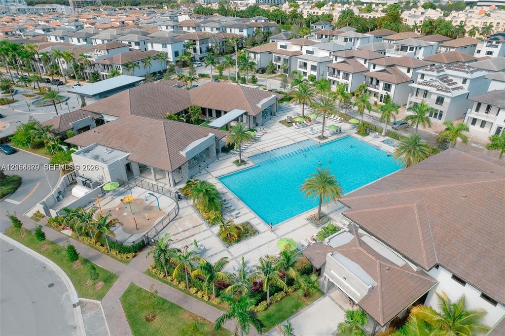 8201 NW 41st St D-202, Doral, FL 33166