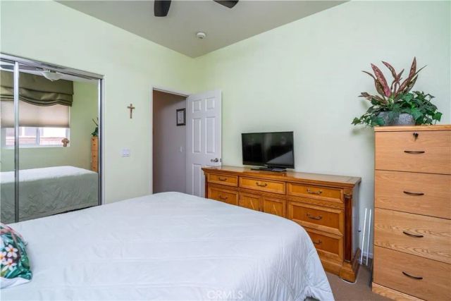 28433 Oasis View Circle, Menifee, CA 92584