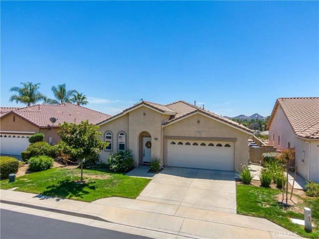 28433 Oasis View Circle, Menifee, CA 92584