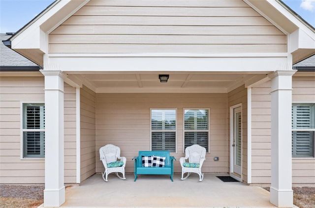 1594 Davey Circle, Hoschton, GA 30548