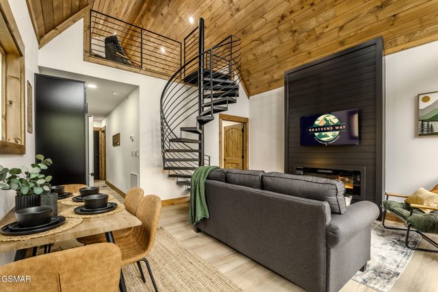 216 Braydens Way, Gatlinburg, TN 37738