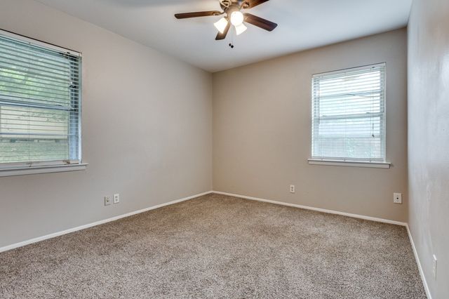 1717 England Road, Arlington, TX 76013