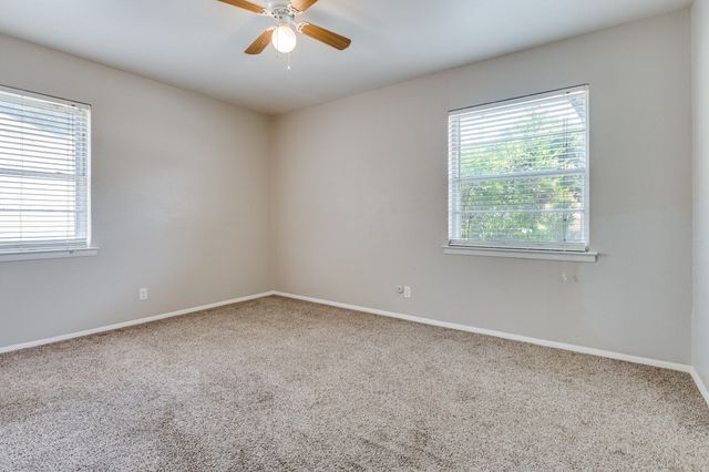 1717 England Road, Arlington, TX 76013