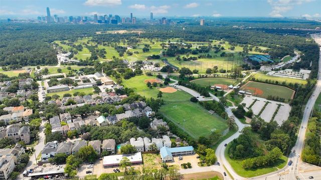 5239 Kiam Street, Houston, TX 77007