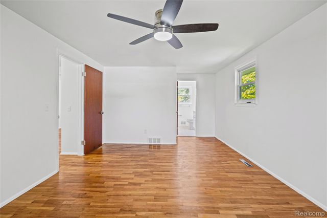 3098 Wagon Trail, Flint Charter Township, MI 48507