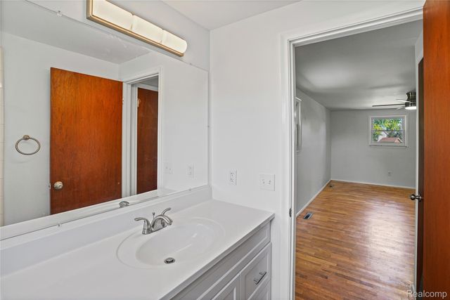 3098 Wagon Trail, Flint Charter Township, MI 48507
