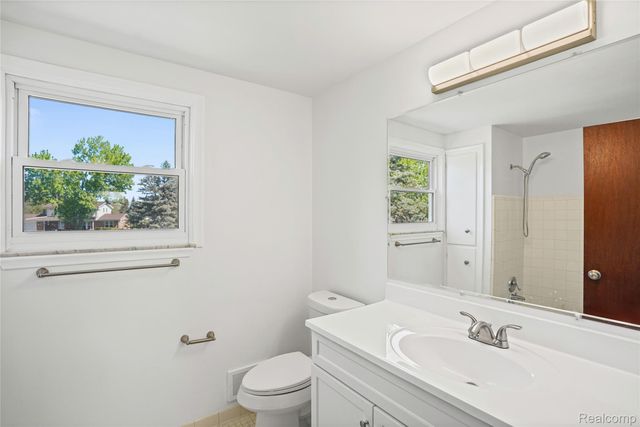 3098 Wagon Trail, Flint Charter Township, MI 48507