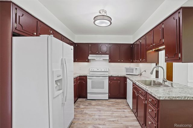 3098 Wagon Trail, Flint Charter Township, MI 48507