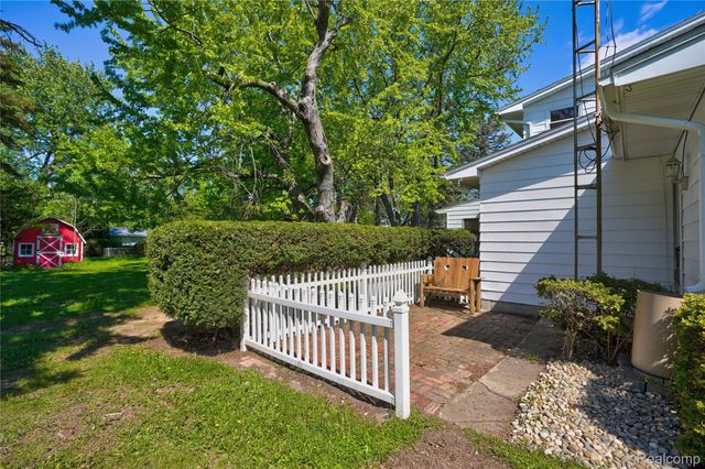 3098 Wagon Trail, Flint Charter Township, MI 48507