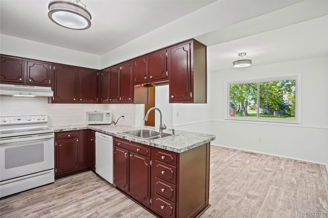 3098 Wagon Trail, Flint Charter Township, MI 48507