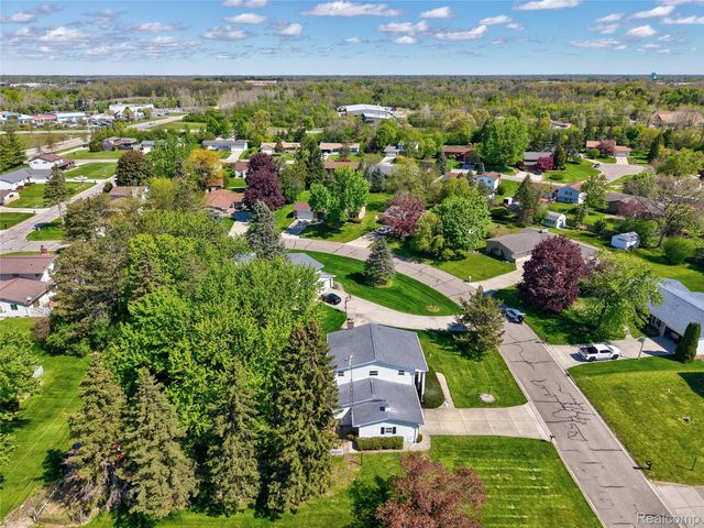 3098 Wagon Trail, Flint Charter Township, MI 48507