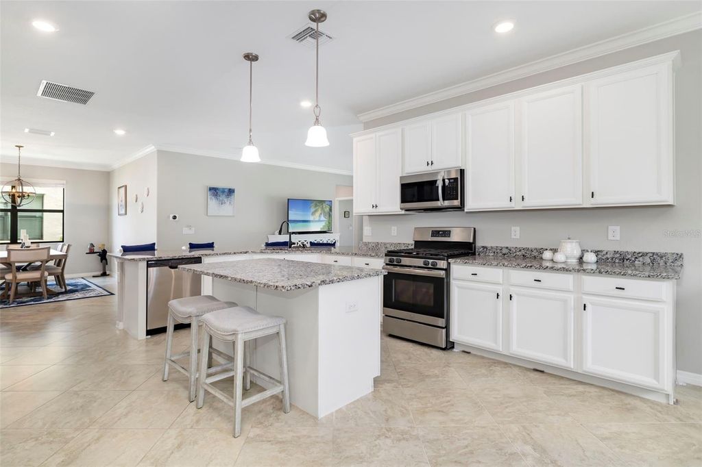 Image 27 of property listing at 17927 POLO TRAIL, Bradenton, FL 34211