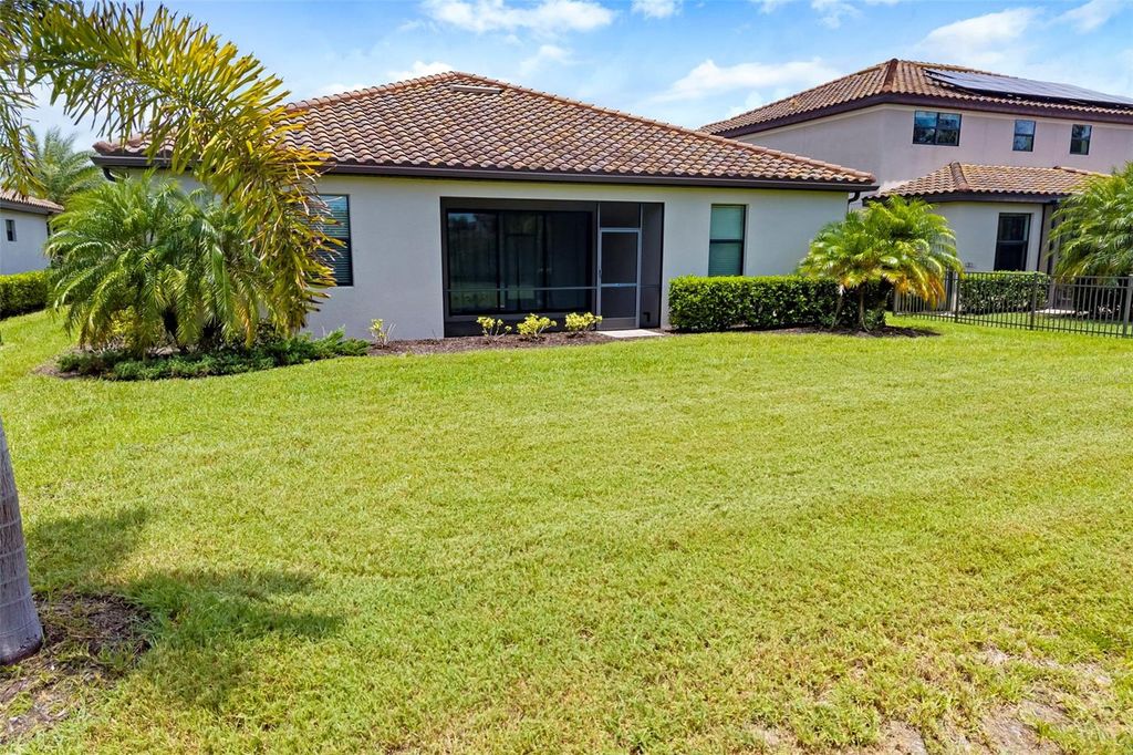 Image 5 of property listing at 17927 POLO TRAIL, Bradenton, FL 34211